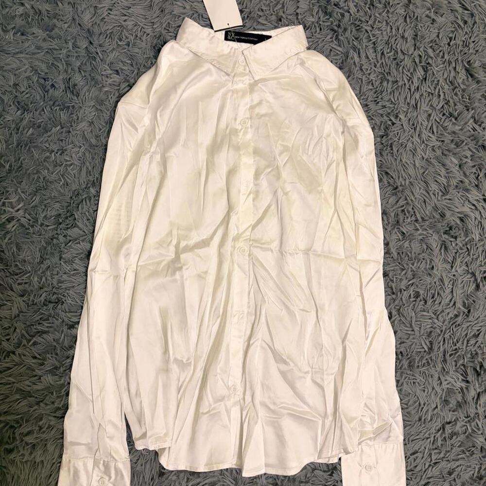 Women’s NY&C crisp white button-down shirt, Size L